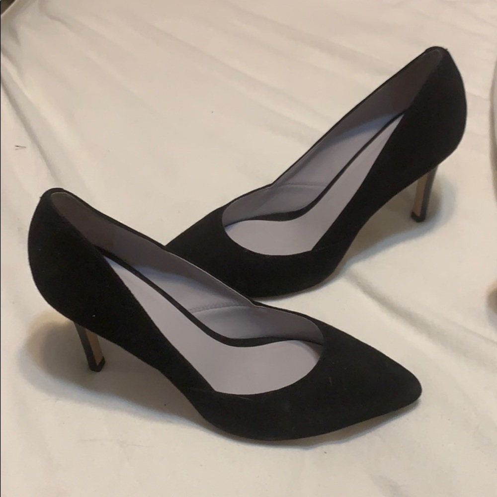 EUC Johnston and Murphy black suede heels